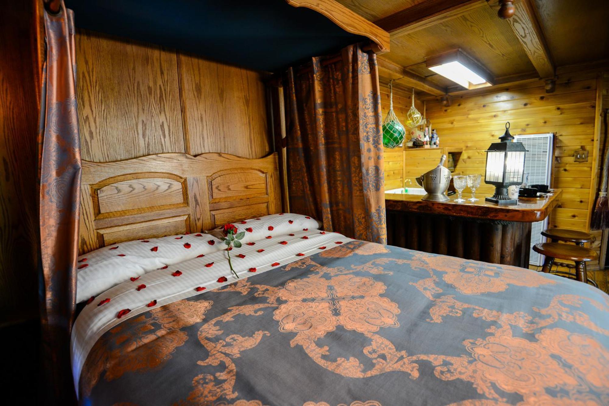 Castle Wood Theme Cottages- Couples Only Big Bear Lake Exterior foto